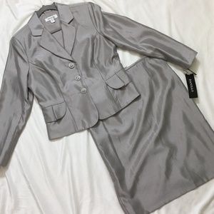 NWT Danillo 2-Piece Skirt Suit & Blazer